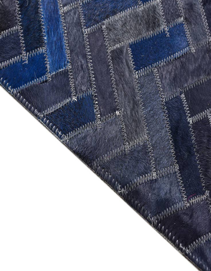 Detail image of 5' 2 x 7' 10 Cowhide Rug