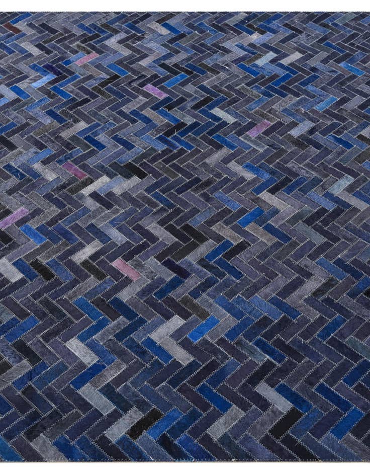 Detail image of 5' x 7' 10 Cowhide Rug
