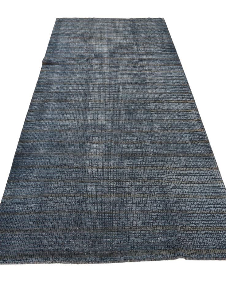 Detail image of 7' 10 x 9' 11 Hand Knotted Darya Wool Rug