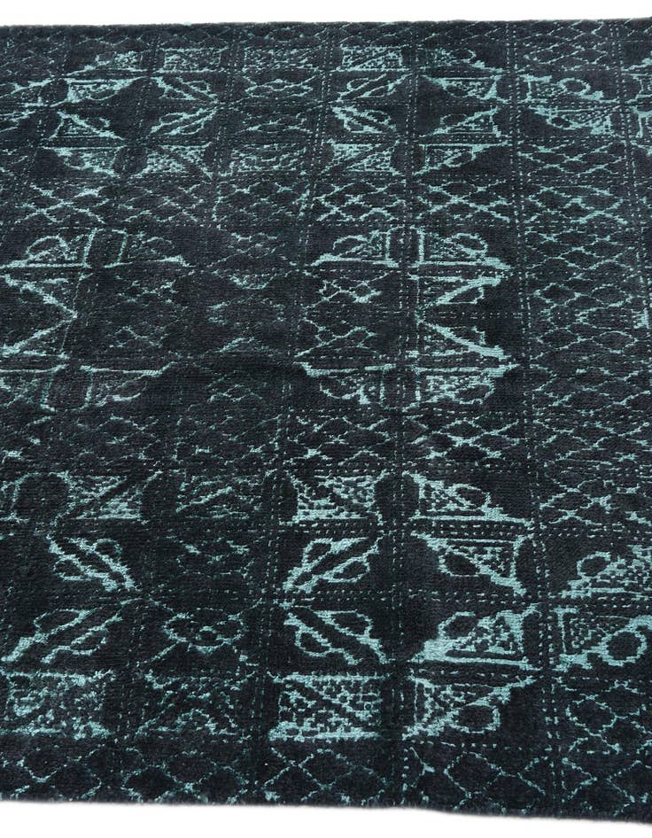 Detail image of 4' 9 x 7' 9  Hand Knotted Darya Rug