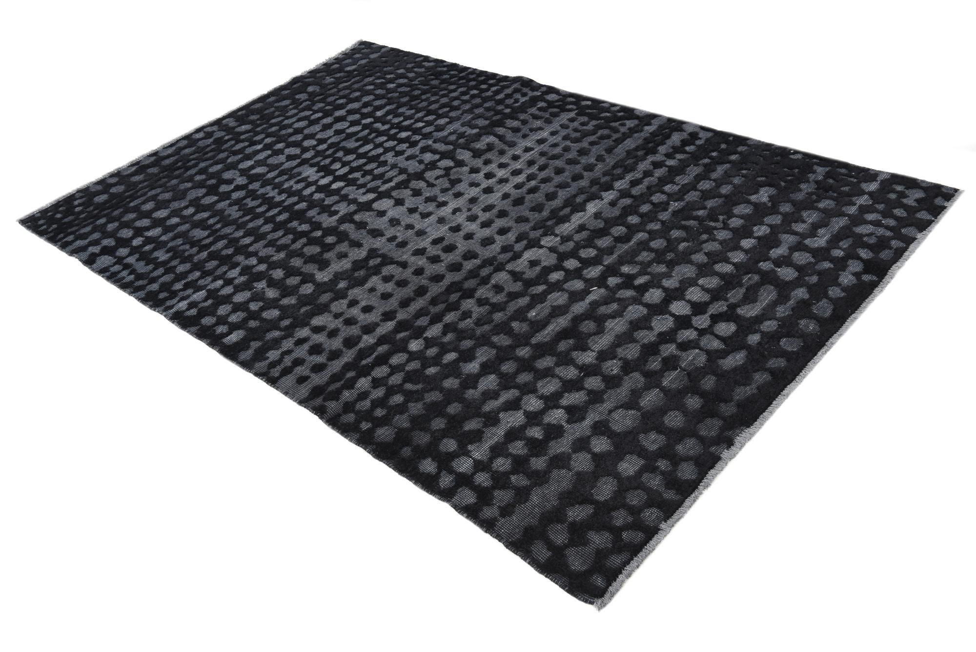5' 2 x 8' Hand Knotted Darya Wool Rug