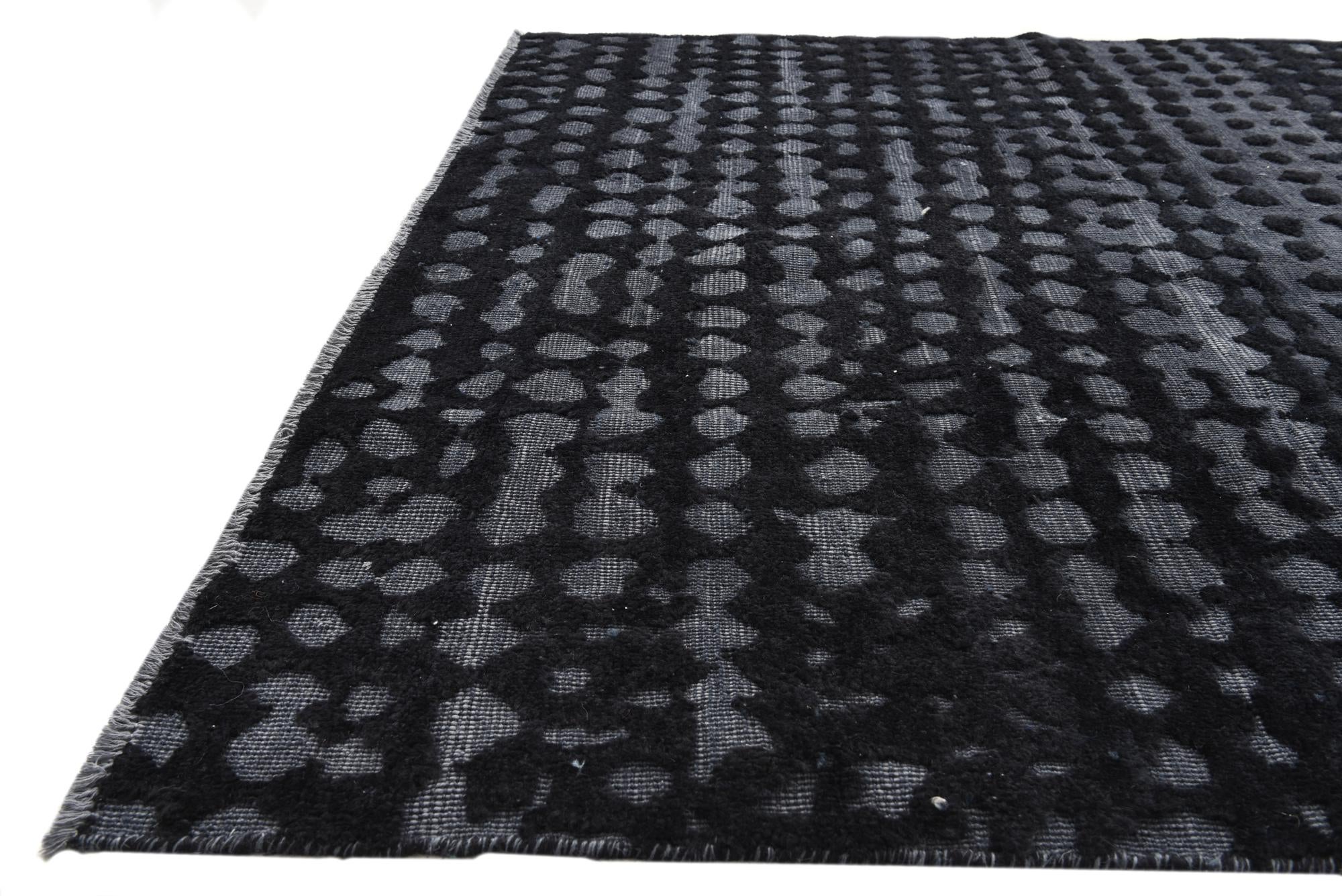 5' 2 x 8' Hand Knotted Darya Wool Rug