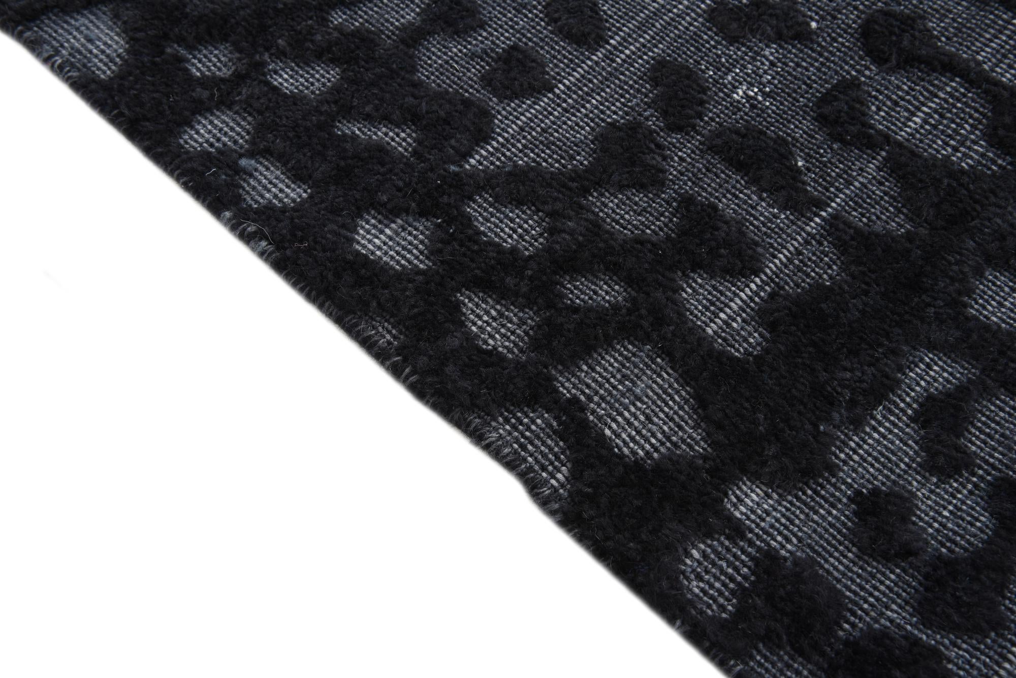 5' 2 x 8' Hand Knotted Darya Wool Rug