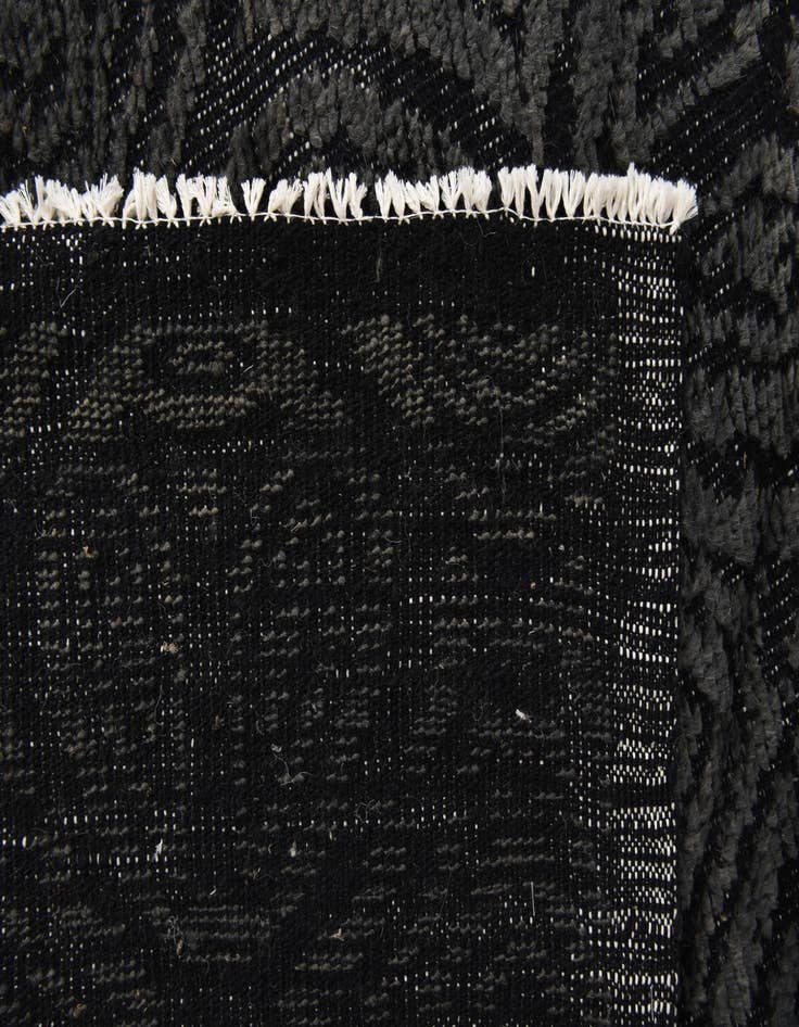 Detail image of 9' 8 x 12' 4  Hand Knotted Darya Wool Rug