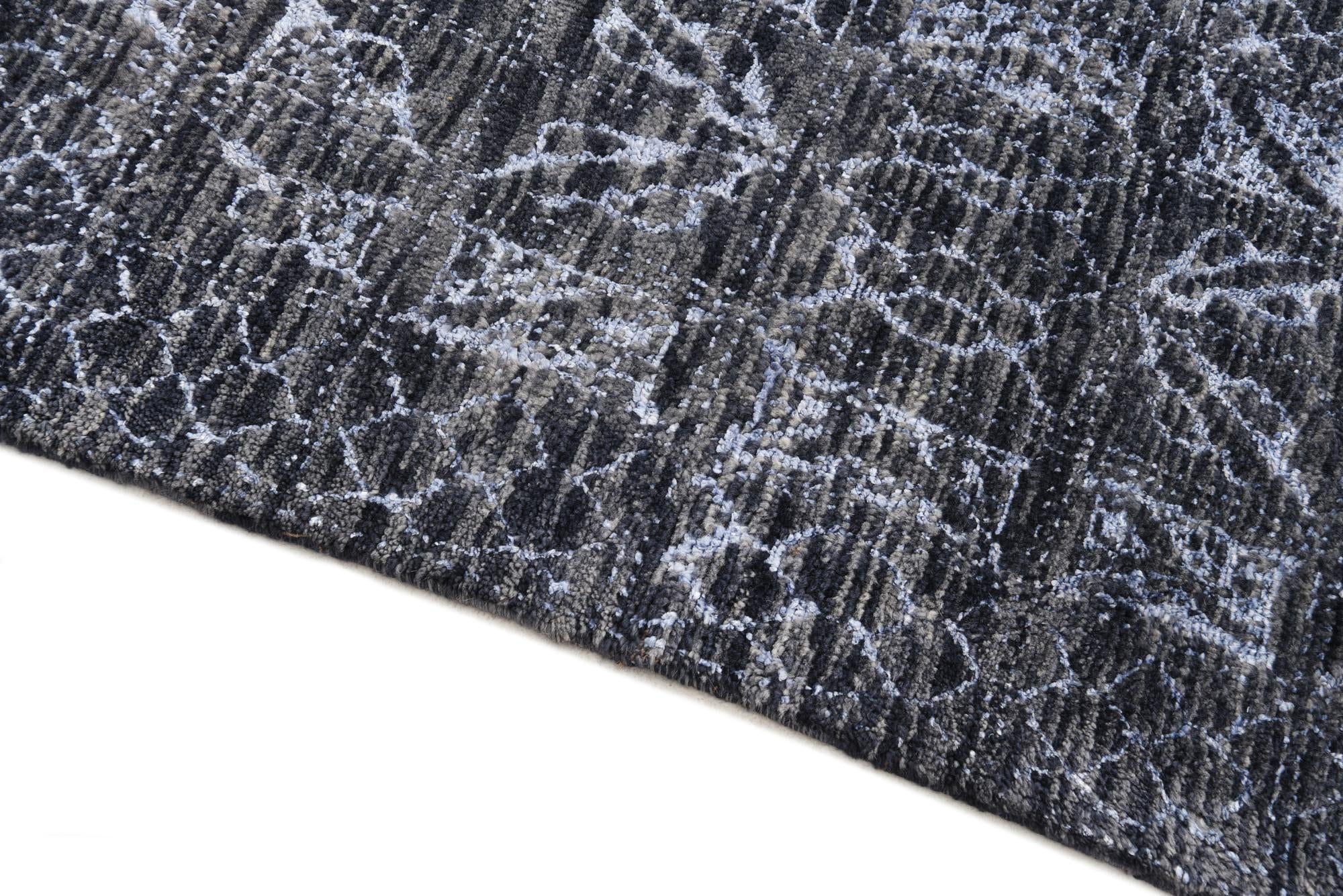 6' x 9' Hand Knotted Darya Wool Rug