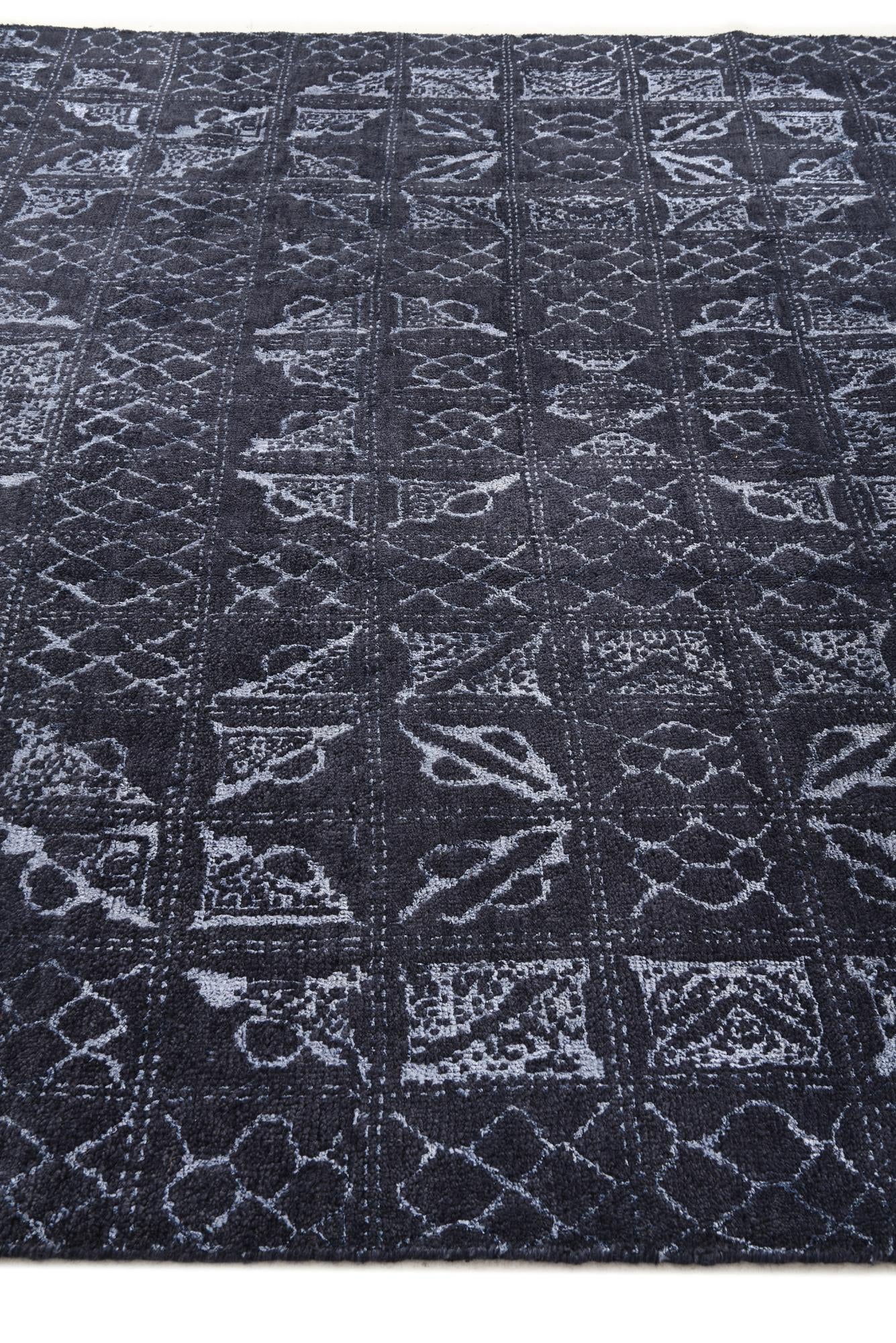 7' 10 x 10' Hand Knotted Darya Rug
