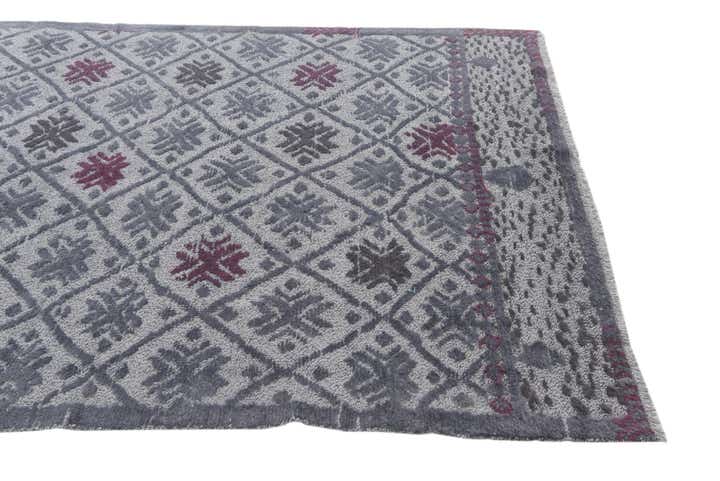 5' 6 x 8' 2 Hand Knotted Darya Wool Rug