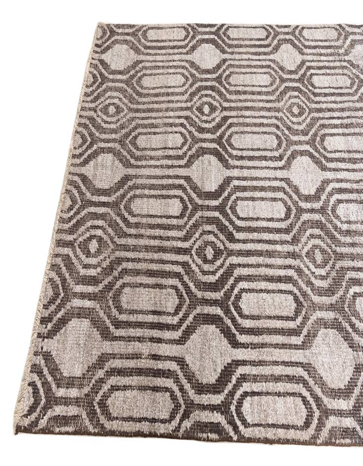 Detail image of 4' 9 x 8' Hand Knotted Darya Rug