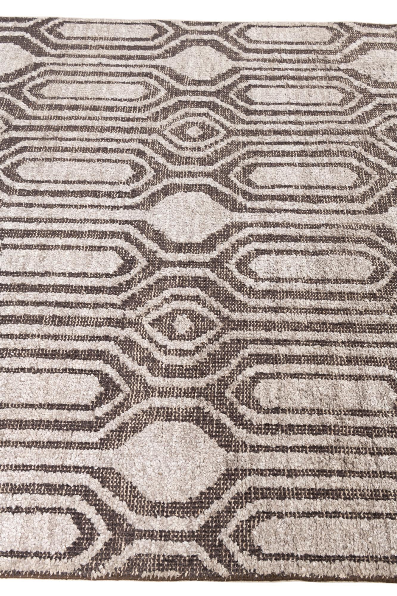 4' 9 x 8' Hand Knotted Darya Rug