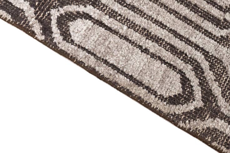 Detail image of 4' 9 x 8' Hand Knotted Darya Rug