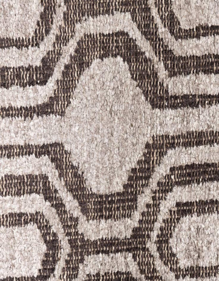 Detail image of 4' 9 x 8' Hand Knotted Darya Rug