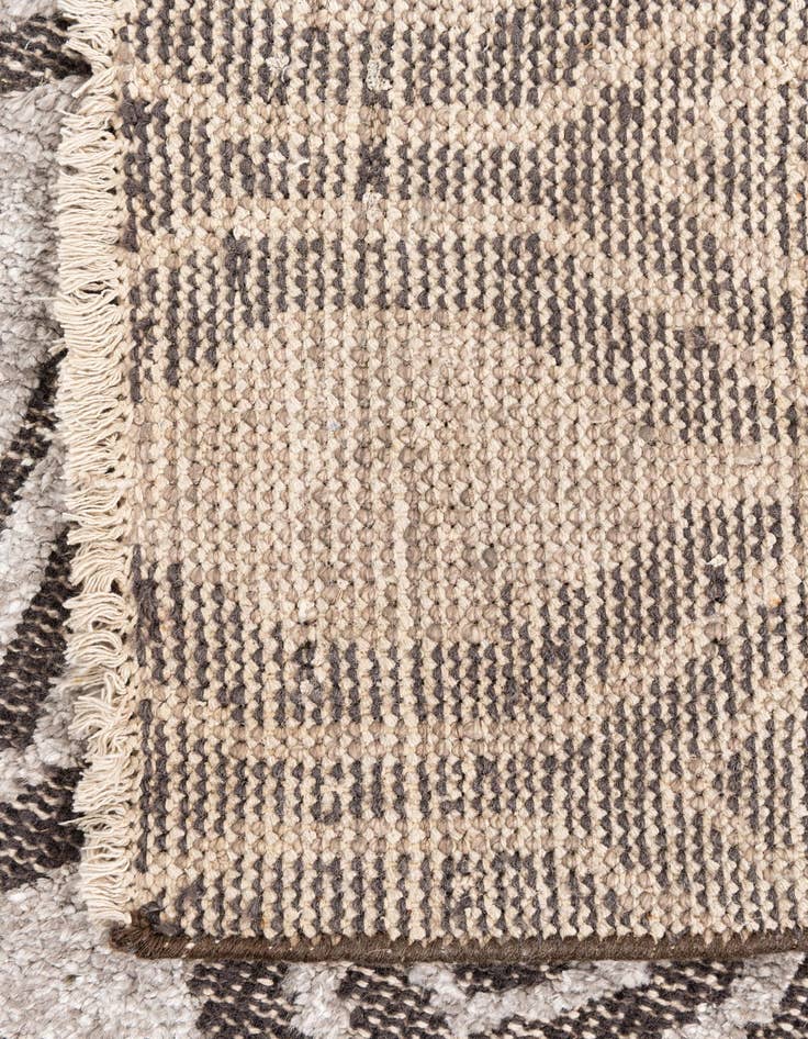 Detail image of 4' 9 x 8' Hand Knotted Darya Rug