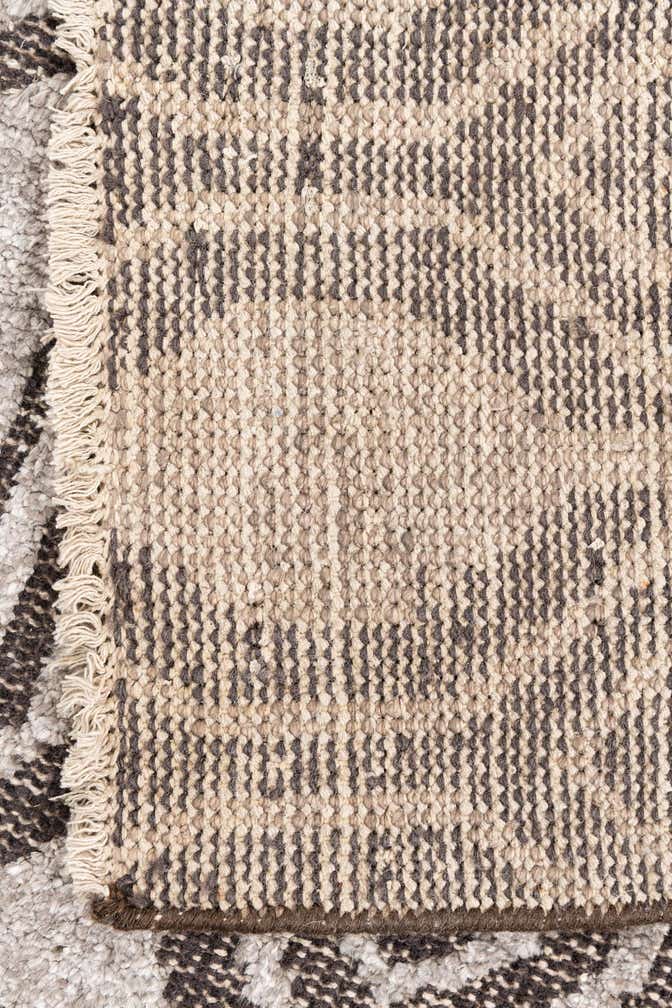 4' 9 x 8' Hand Knotted Darya Rug