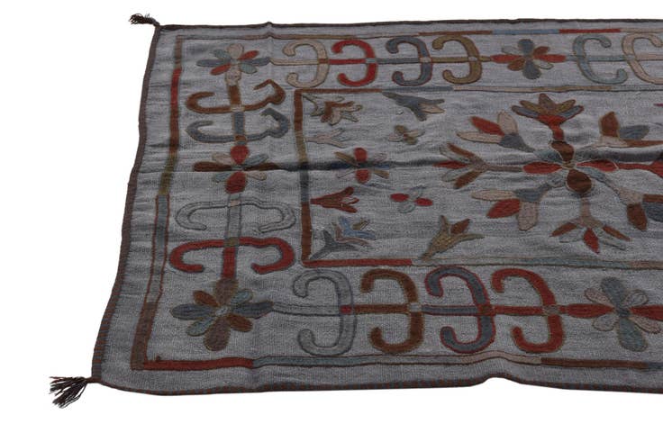 Detail image of 4' x 5' 5 Hand Woven Kilim Modern Wool Rug