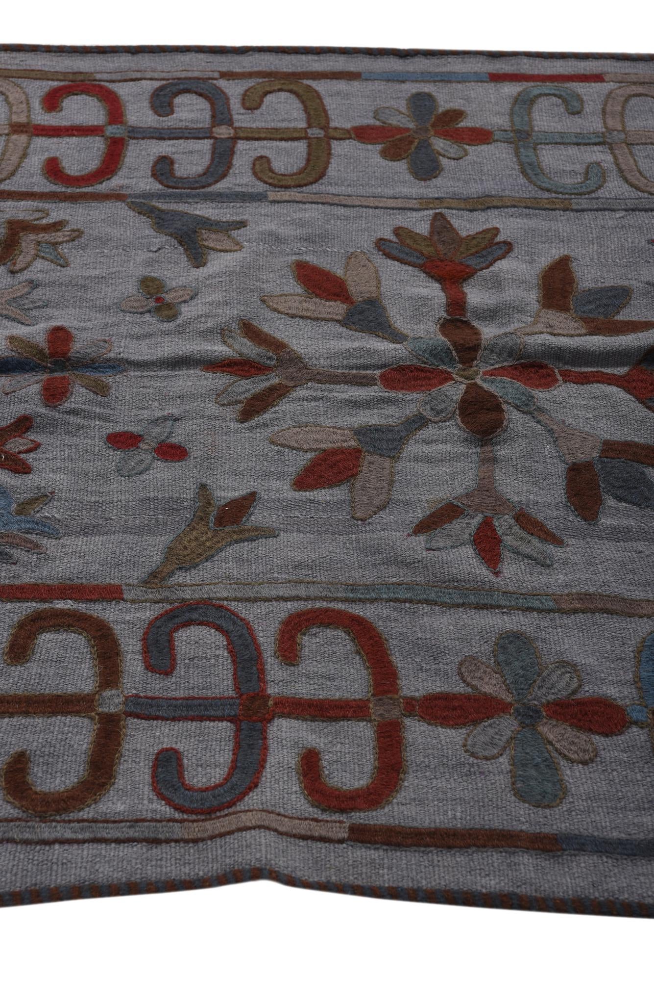 4' x 5' 5 Hand Woven Kilim Modern Wool Rug