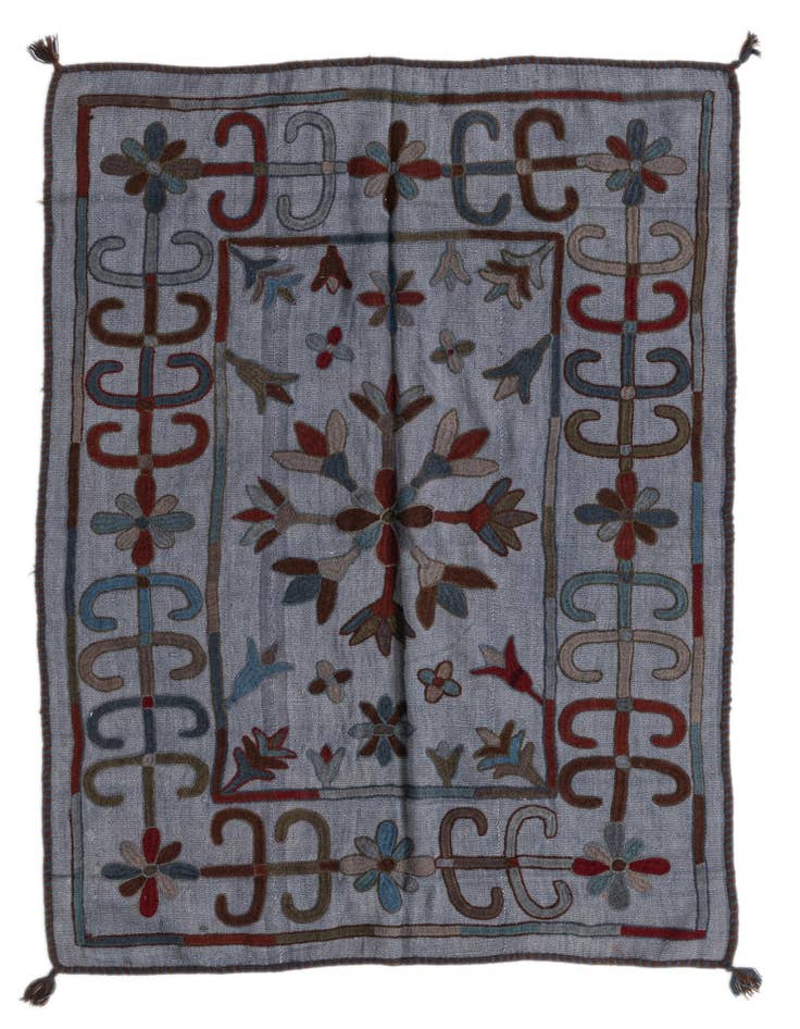 Detail image of 4' x 5' 5 Hand Woven Kilim Modern Wool Rug