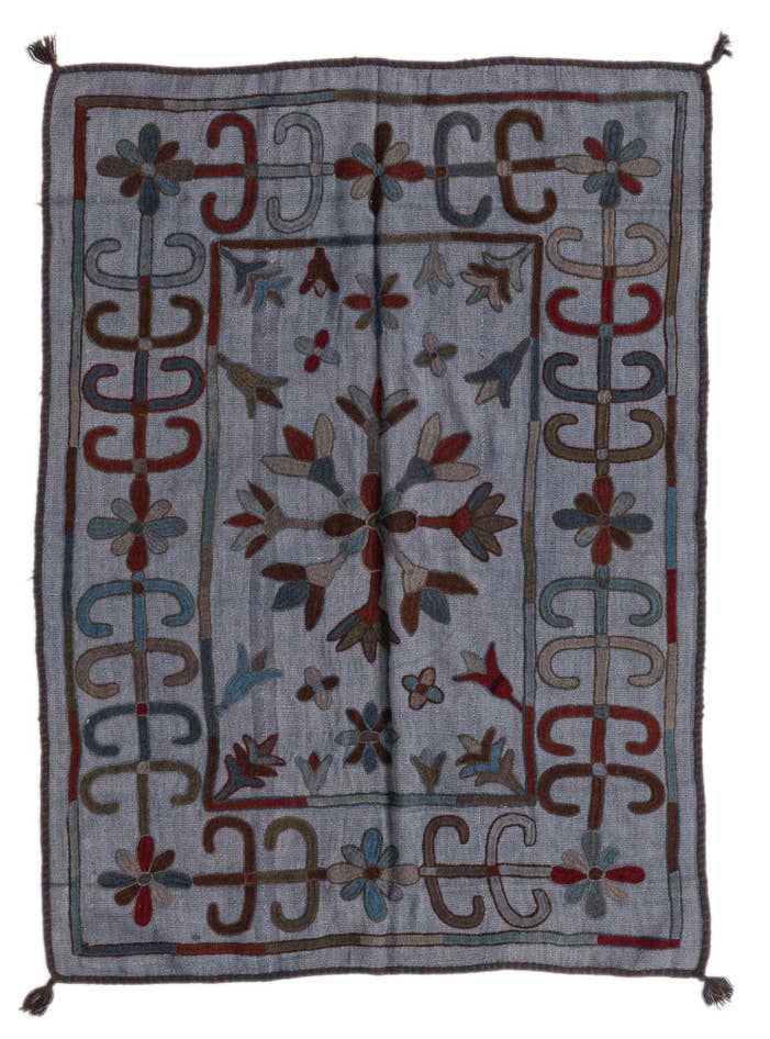 Detail image of 4' x 5' 5 Hand Woven Kilim Modern Wool Rug