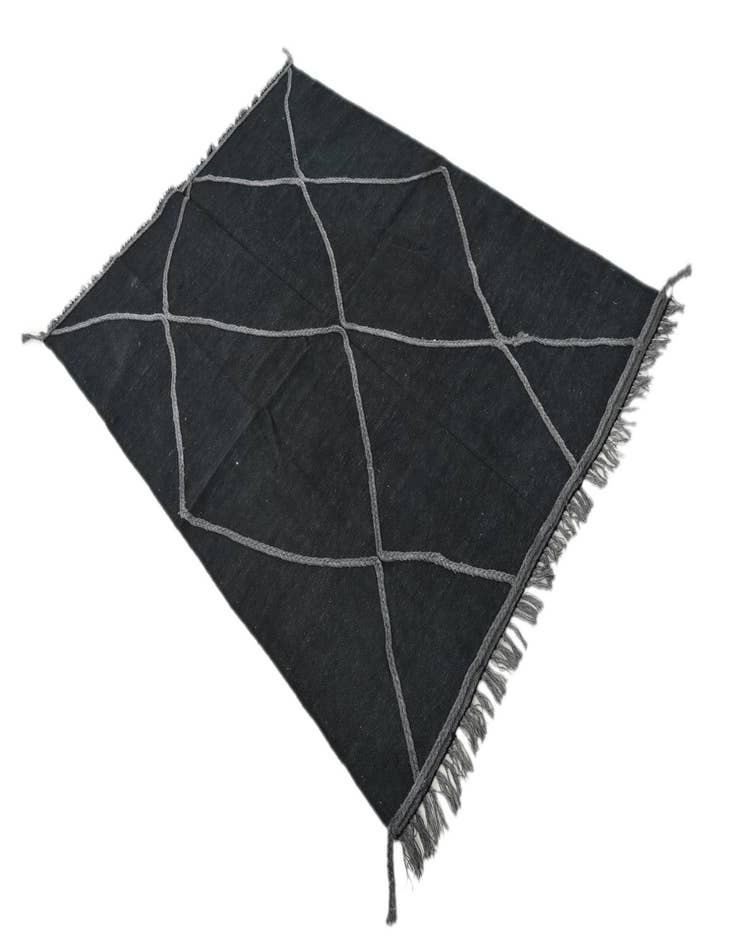 Detail image of 4' 2 x 6'  Hand Woven Kilim Modern Wool Rug