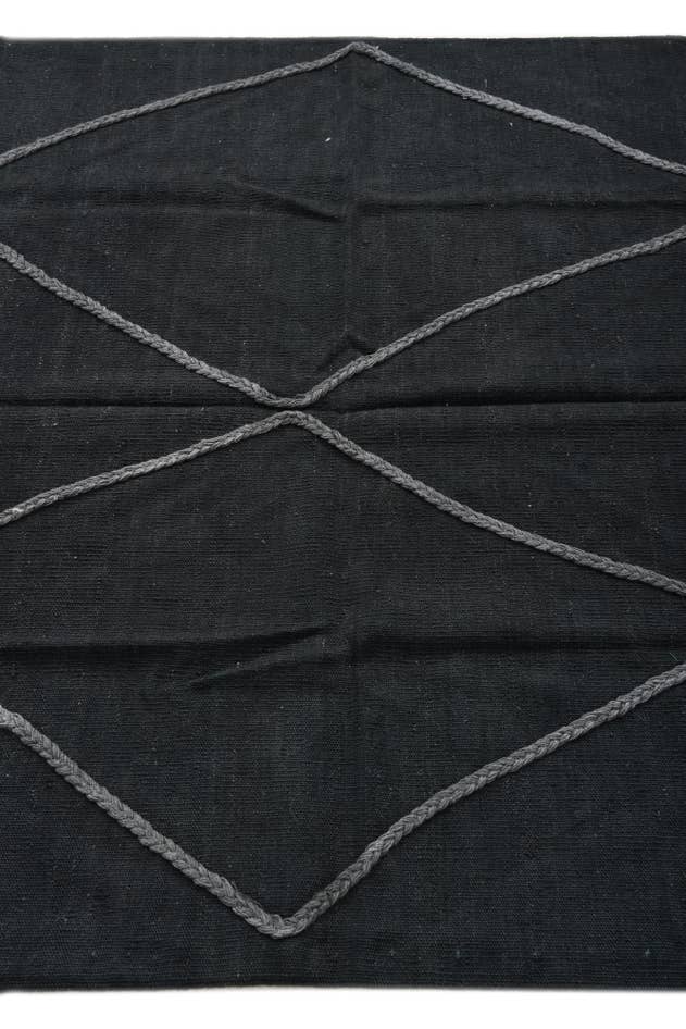 Detail image of 4' 2 x 6' Hand Woven Kilim Modern Wool Rug