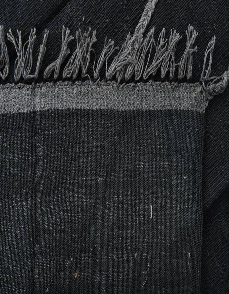 Detail image of 4' 2 x 6'  Hand Woven Kilim Modern Wool Rug