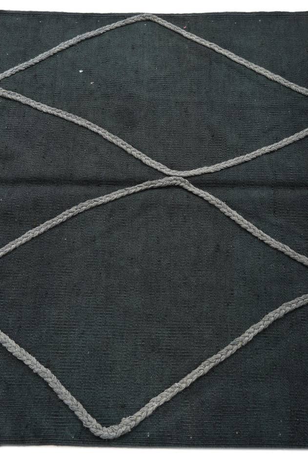 Detail image of 3' 4 x 4' 10 Hand Woven Kilim Modern Wool Rug