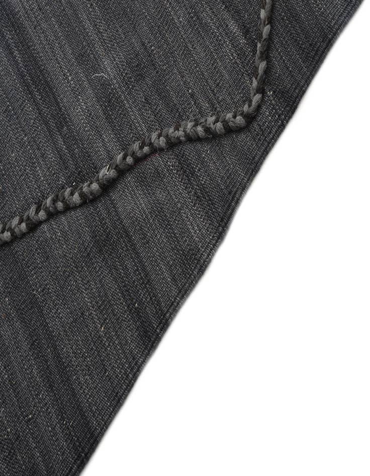 Detail image of 4' 2 x 5' 10  Hand Woven Kilim Modern Wool Rug