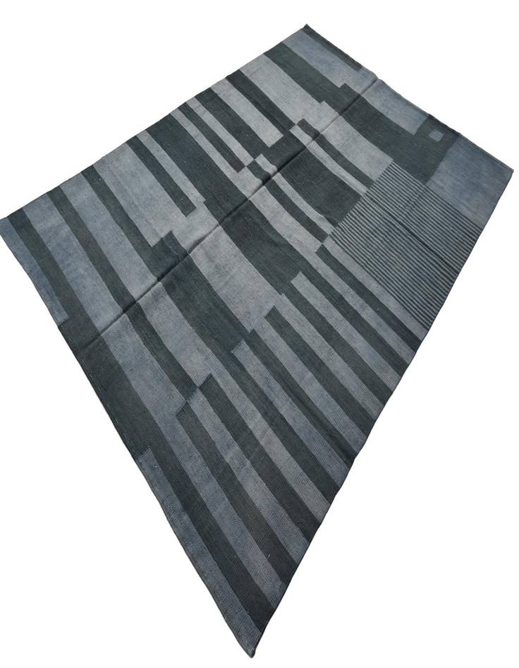 Detail image of 6' 4 x 9' 3 Hand Woven Kilim Modern Wool Rug