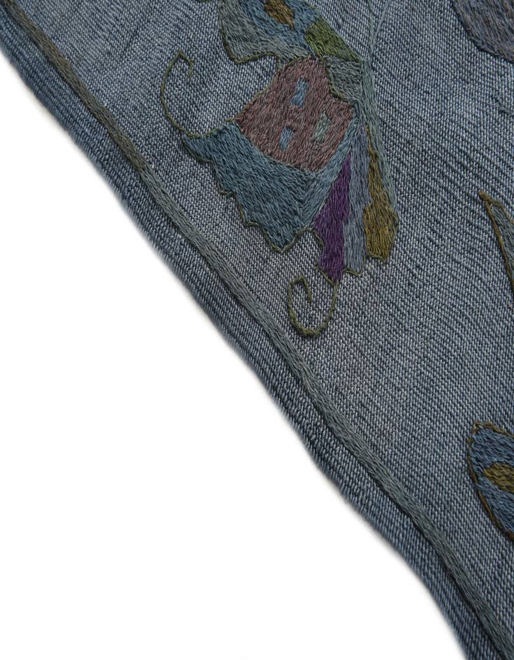 Detail image of 4' 7 x 6' 4  Hand Woven Kilim Suzani Wool Rug