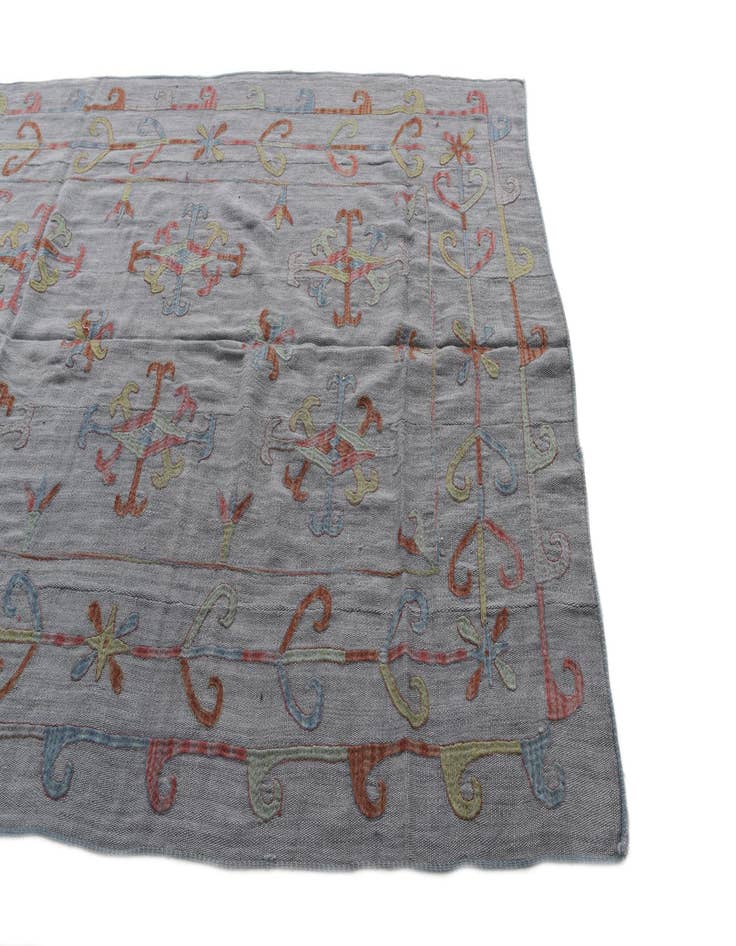 Detail image of 5' 5 x 7' 10  Hand Woven Kilim Suzani Wool Rug