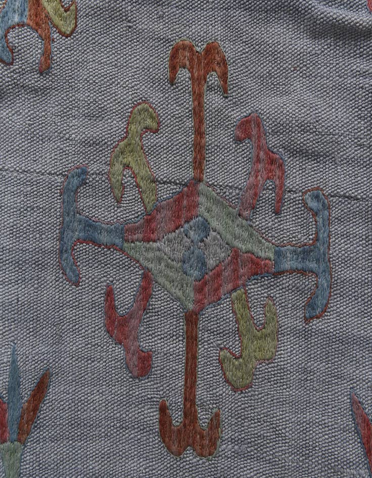 Detail image of 5' 5 x 7' 10  Hand Woven Kilim Suzani Wool Rug