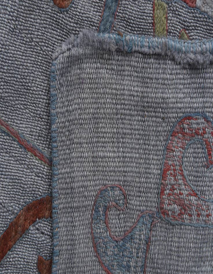 Detail image of 5' 5 x 7' 10  Hand Woven Kilim Suzani Wool Rug