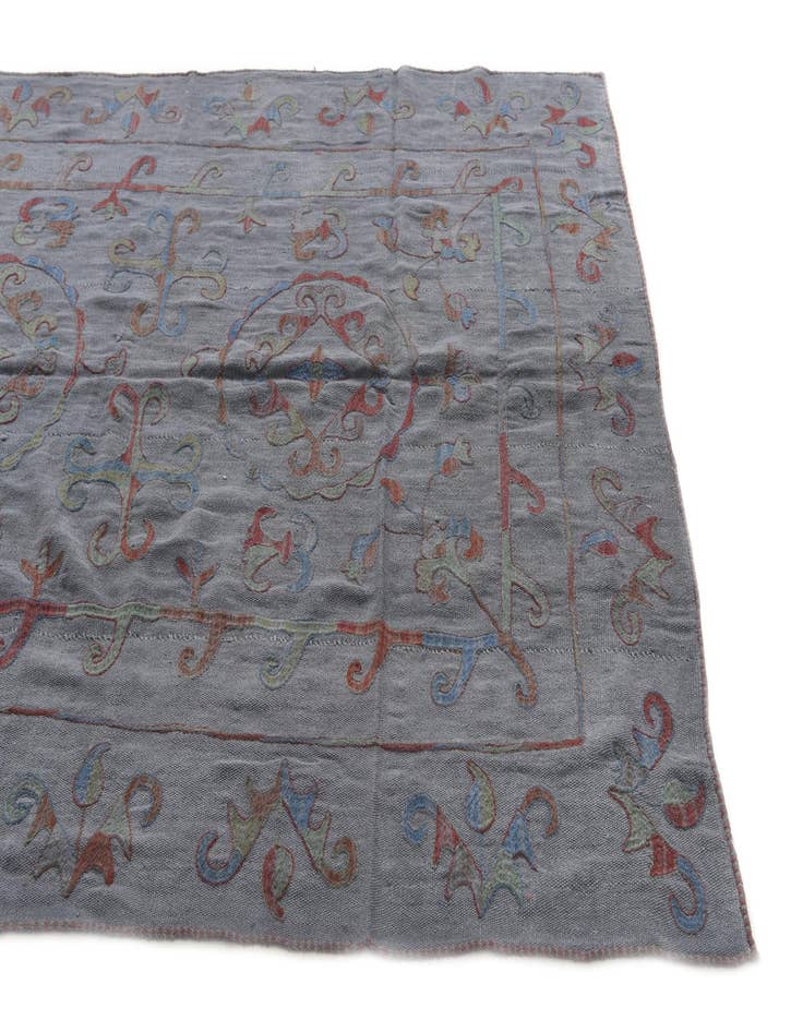 Detail image of 5' 6 x 7' 10  Hand Woven Kilim Suzani Wool Rug