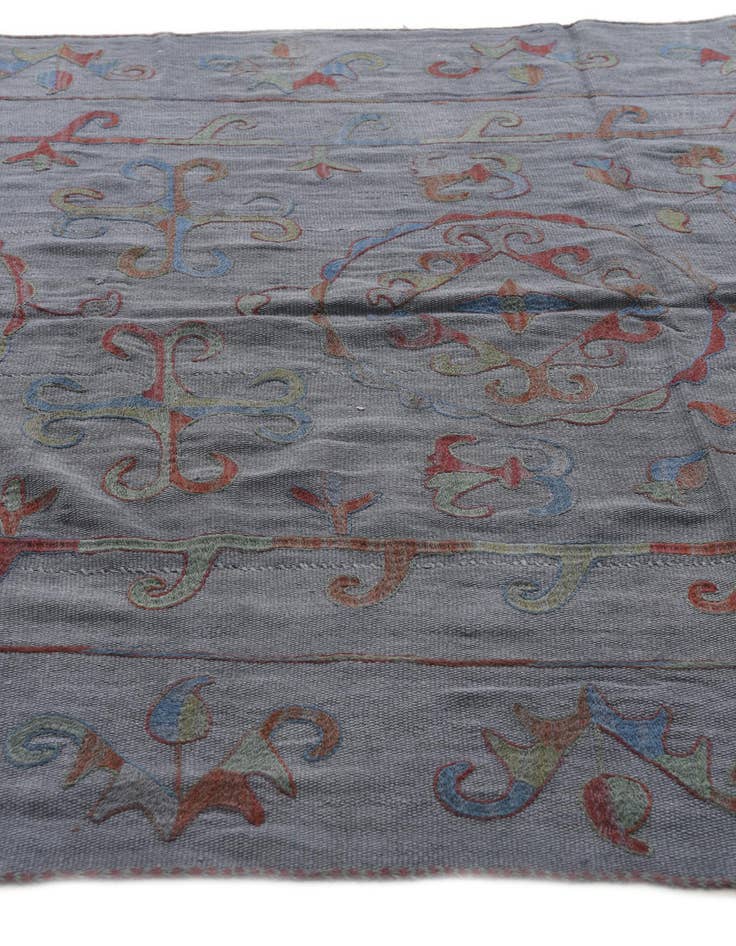 Detail image of 5' 6 x 7' 10  Hand Woven Kilim Suzani Wool Rug