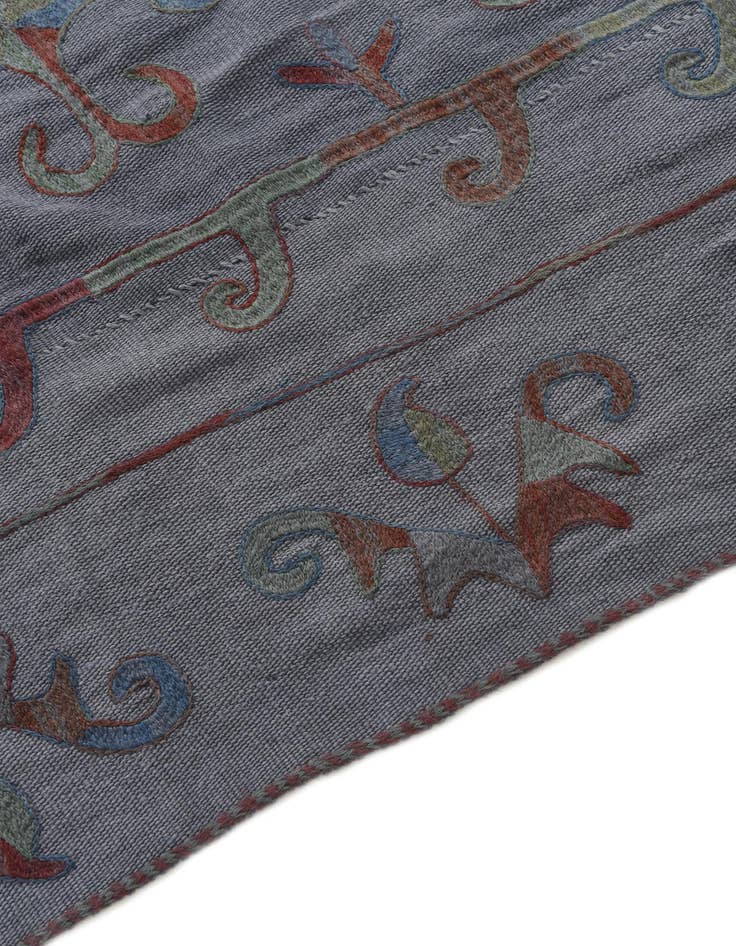 Detail image of 5' 6 x 7' 10  Hand Woven Kilim Suzani Wool Rug