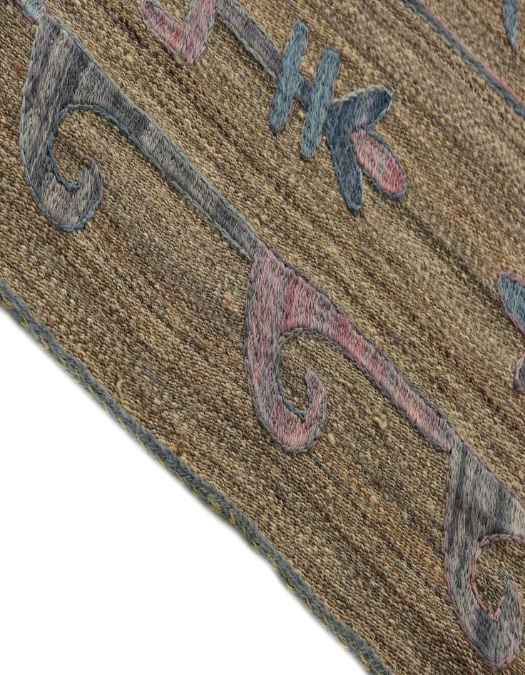 Detail image of 5' 7 x 7' 8 Hand Woven Kilim Suzani Wool Rug