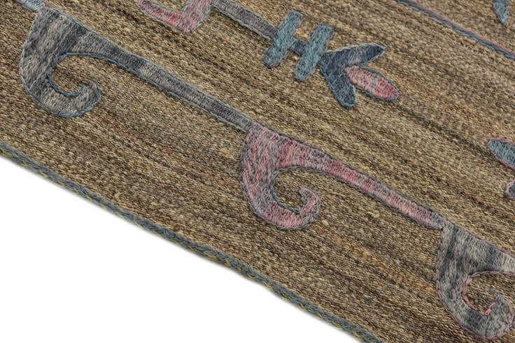 Detail image of 5' 7 x 7' 8 Hand Woven Kilim Suzani Wool Rug