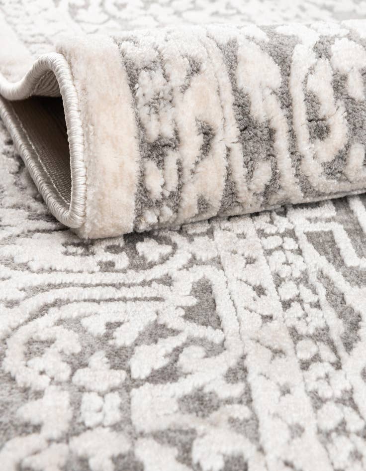 Detail image of 5' x 7' 7 Modern Classical Rug