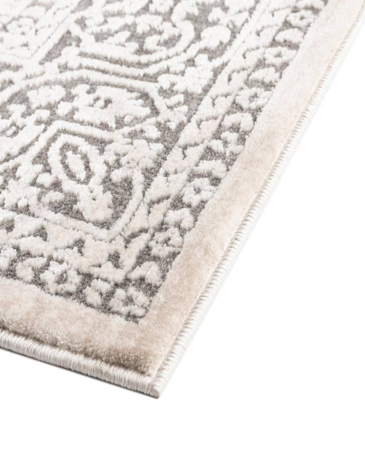 Detail image of 5' x 7' 7 Modern Classical Rug