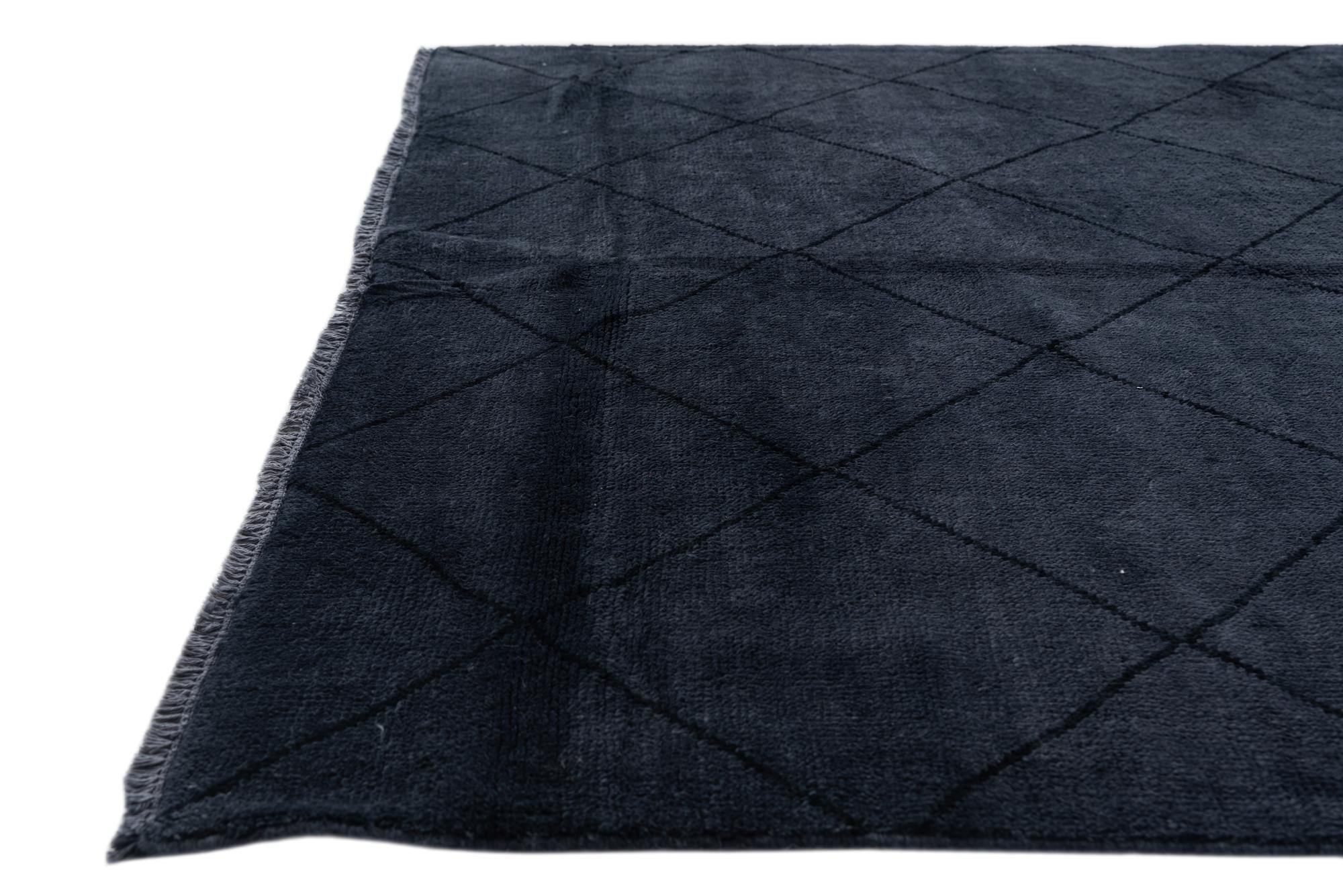 5' x 8' 1 Hand Knotted Moroccan Wool Rug