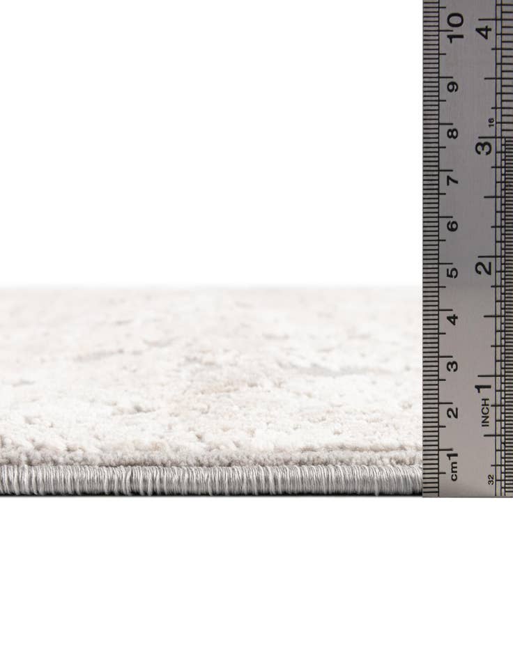 Detail image of 3' x 5' New Vintage Rug