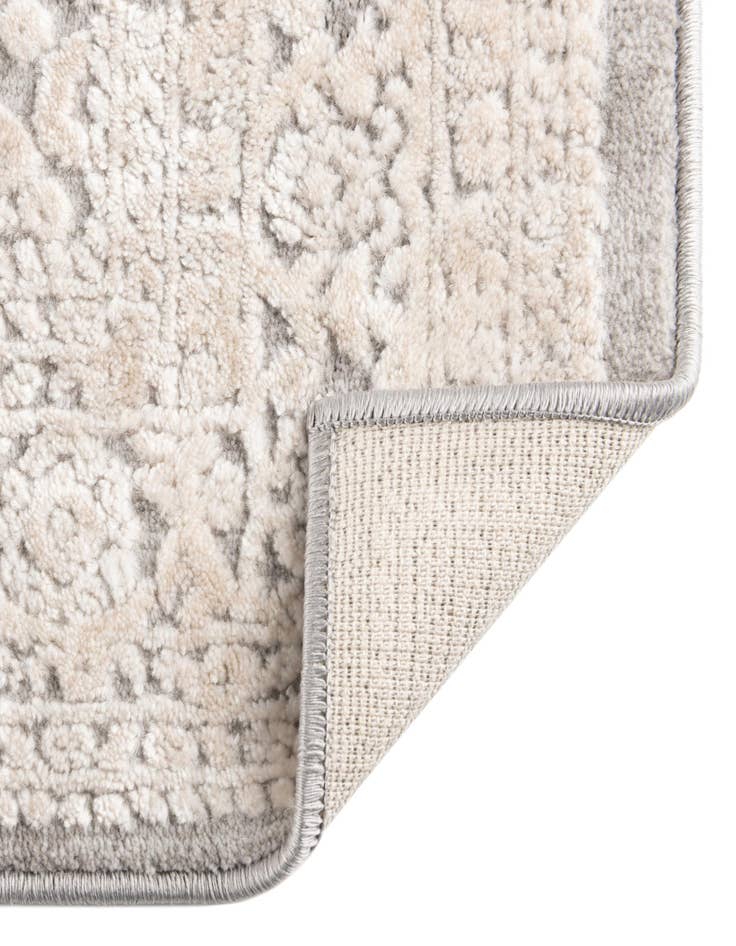 Detail image of 3' x 5' New Vintage Rug