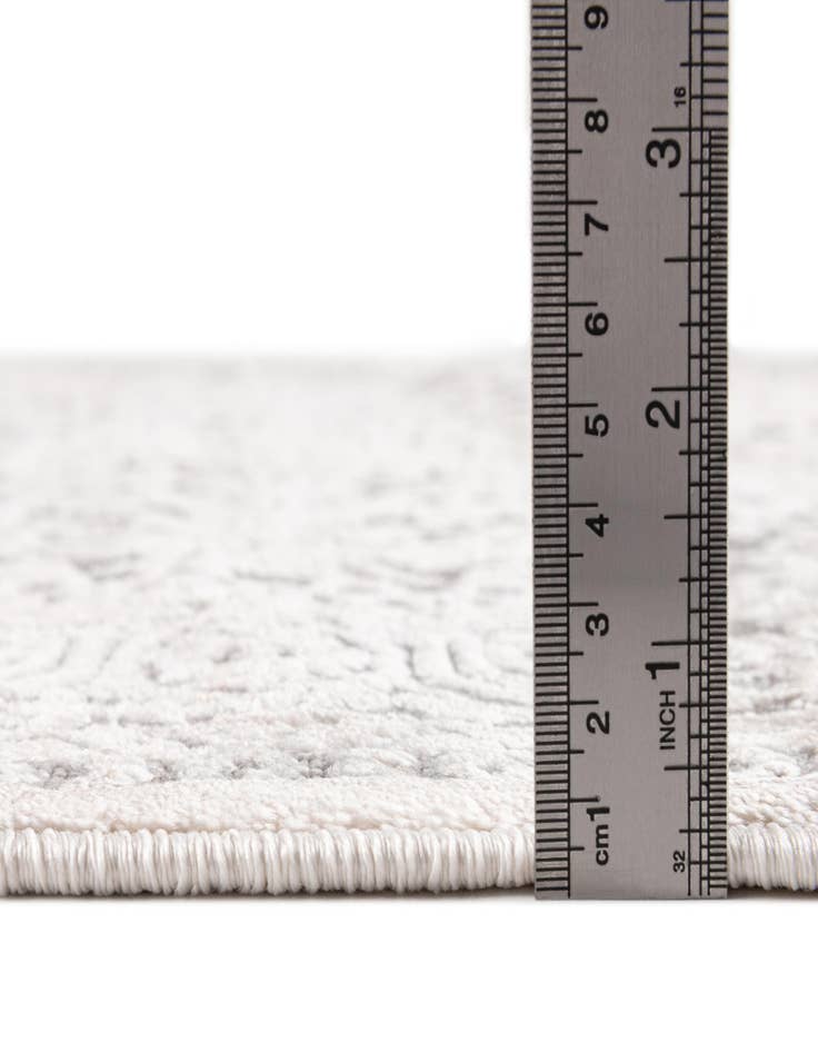 Detail image of 4' x 6' New Vintage Rug