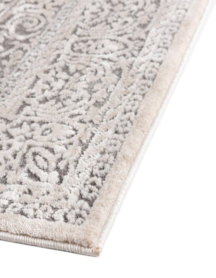 Detail image of 4' x 6' New Vintage Rug