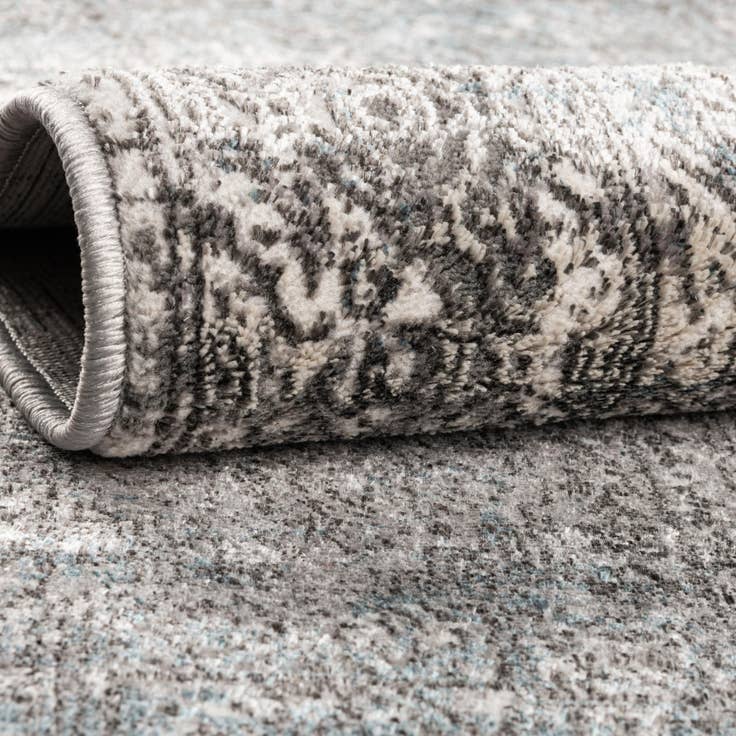 Detail image of 5' 3 x 7' 7 New Vintage Rug