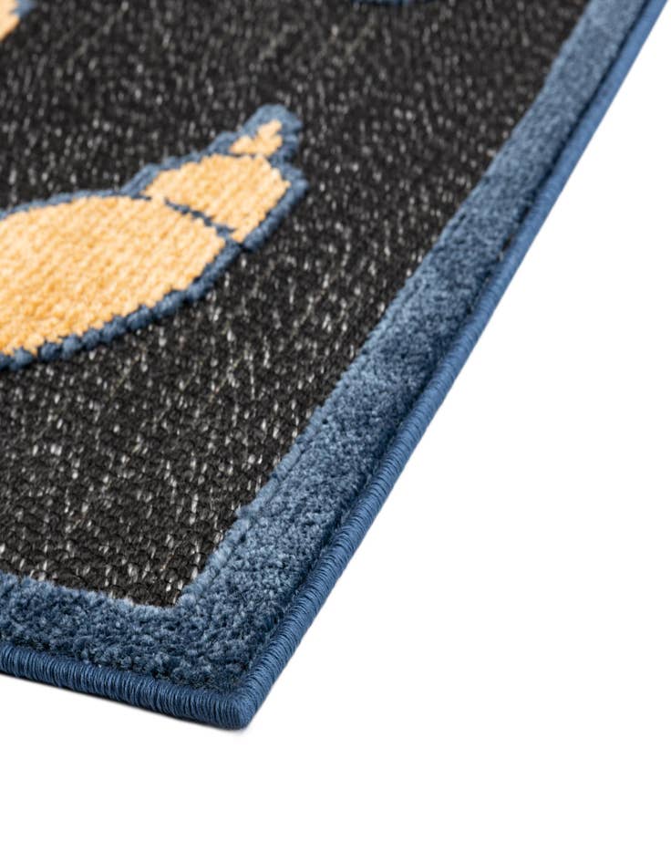 Detail image of 5' x 7' 7 Easy-Clean Indoor / Outdoor Rug