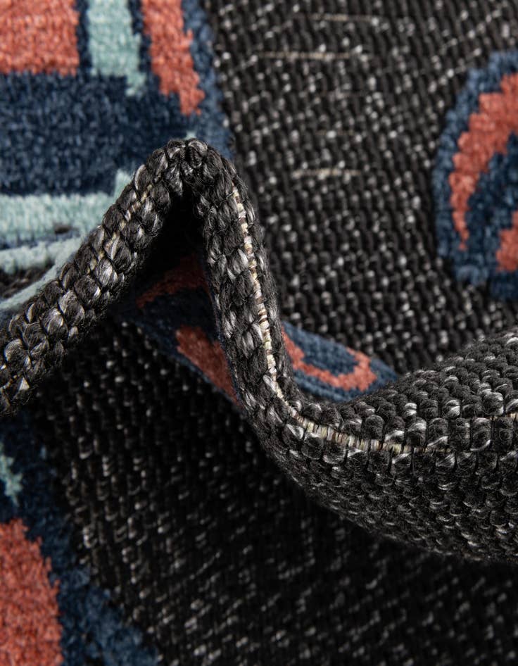 Detail image of 5' x 7' 7  Washable  Indoor / Outdoor Rug