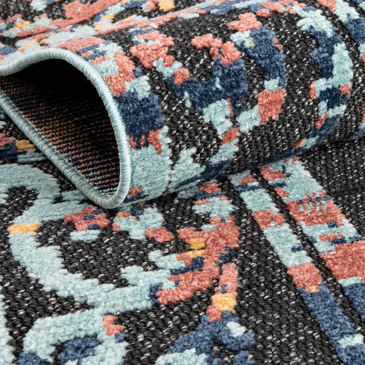 Detail image of 5' x 7' 7 Easy-Clean Indoor / Outdoor Rug