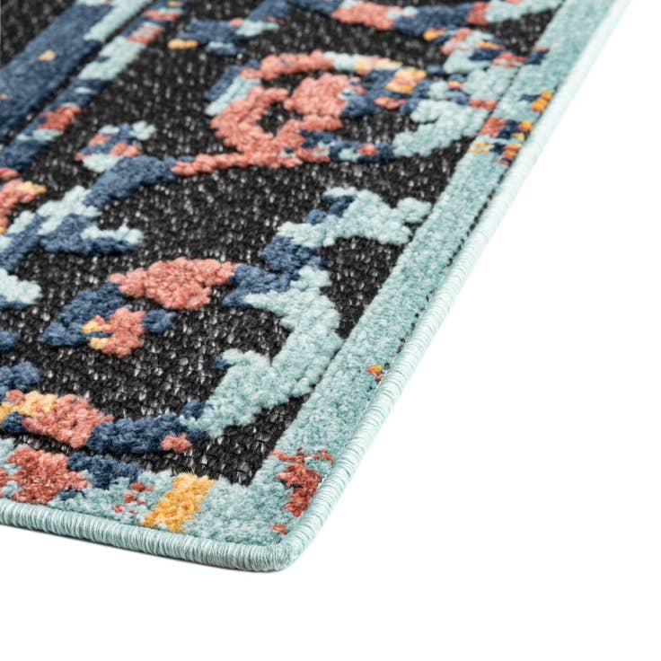 Detail image of 5' x 7' 7 Easy-Clean Indoor / Outdoor Rug