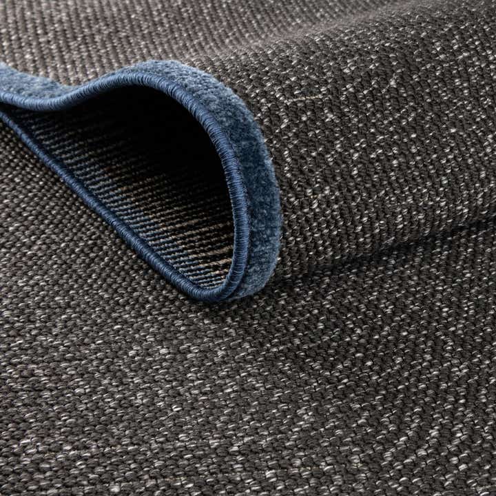 5' x 7' 7 Easy-Clean Indoor / Outdoor Rug