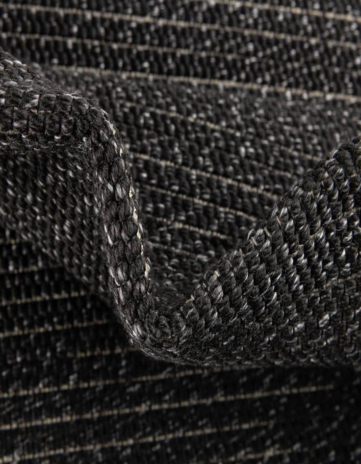 Detail image of 5' x 7' 7 Easy-Clean Indoor / Outdoor Rug